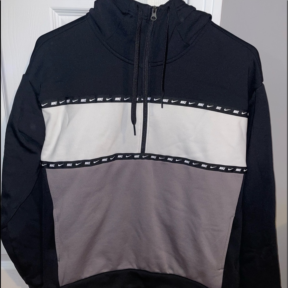 Nike Pullover Half Zip with hood